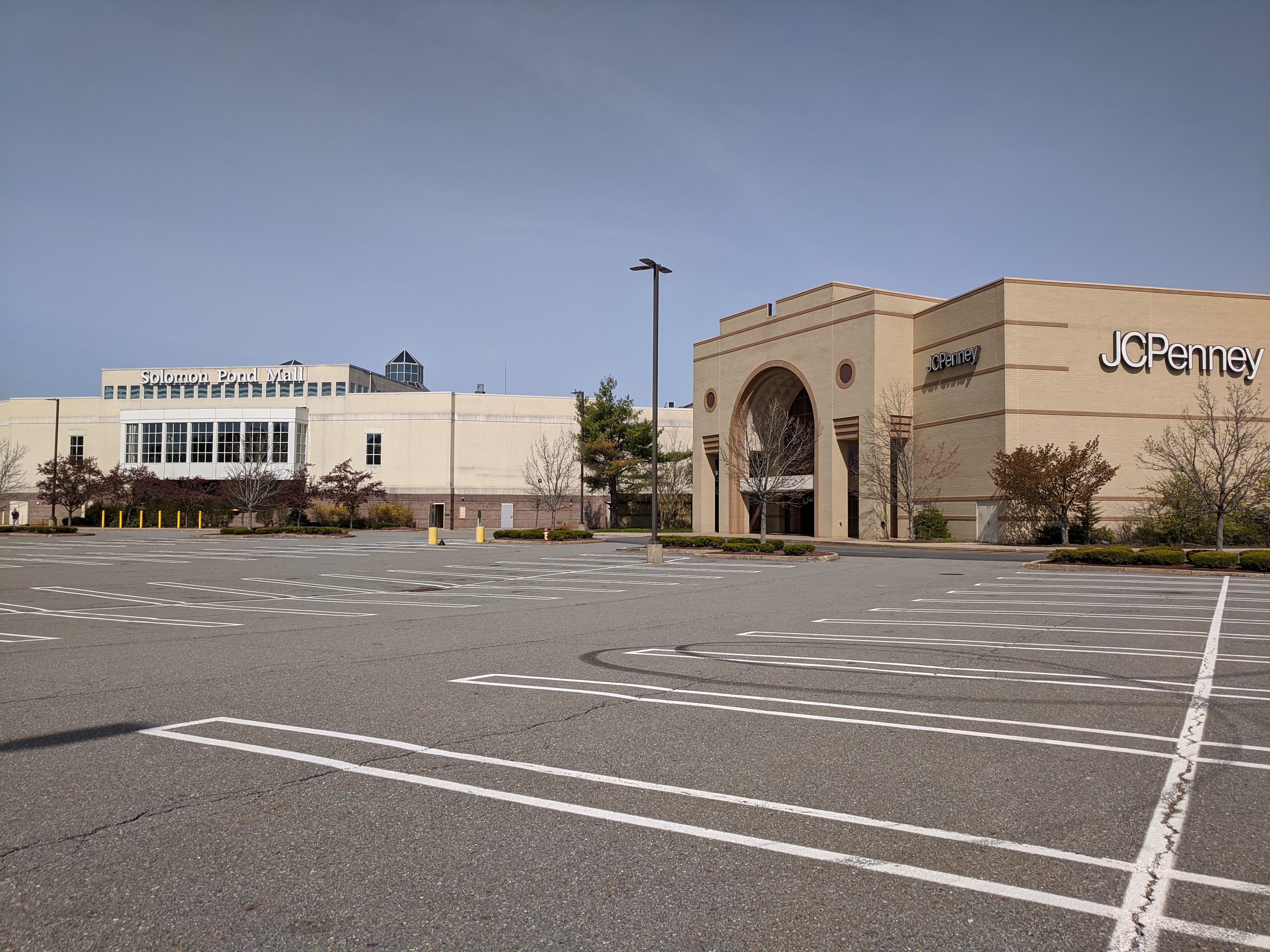 Zales solomon store pond mall