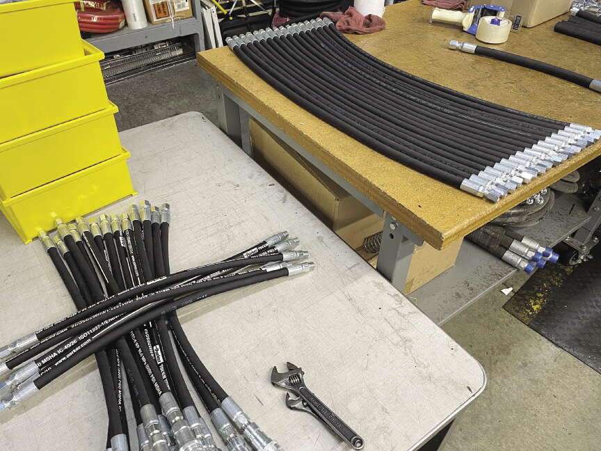 Hydraulic equipment on tables