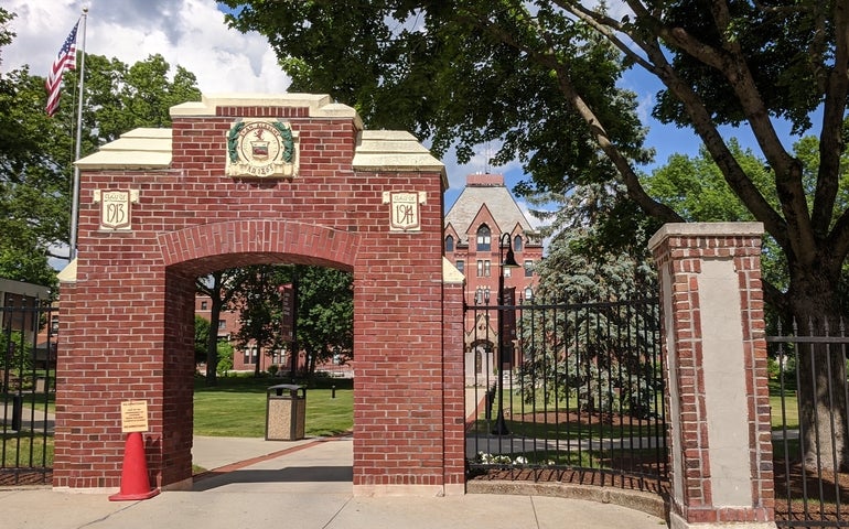 Dean College Extends Patriots Partnership For Sports Business Center Worcester Business Journal Dean College Extends Patriots Partnership For Sports Business Center Worcester Business Journal