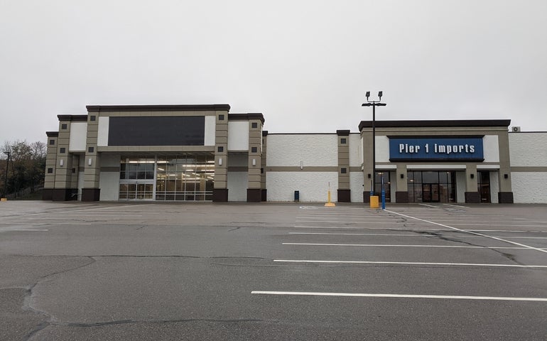 Malls Stare Down Pandemic Increased Vacancies Worcester Business Journal