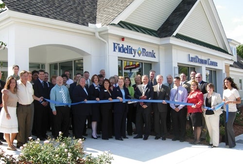 Fidelity Bank donates building to Fitchburg State